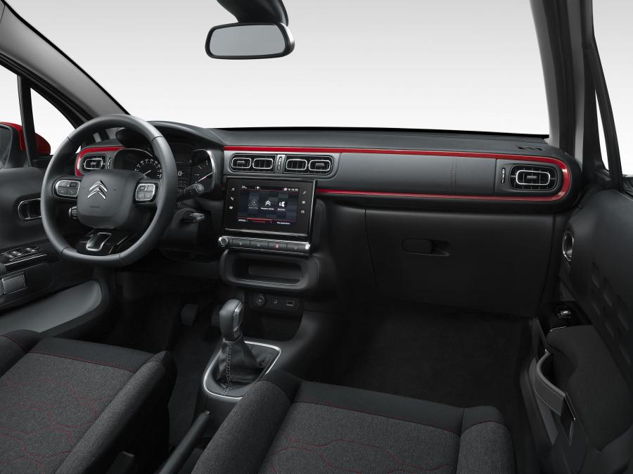 Интерьер Citroen C3 2016 года  (фото 16 из 51)